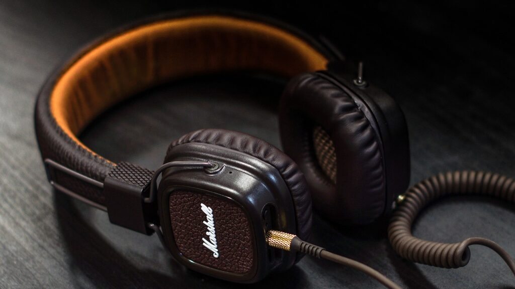 Three-dimensional sound